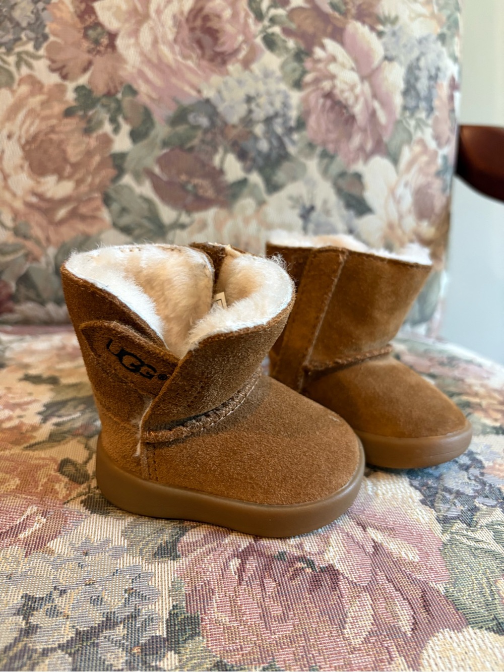Bundle - UGG baby Chestnut Suede Shearling-Lined Boots and socks